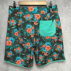 Under‎ Armour Mens Trunks Swim Shorts size 30 Loose Fit Heatgear Pockets Floral
